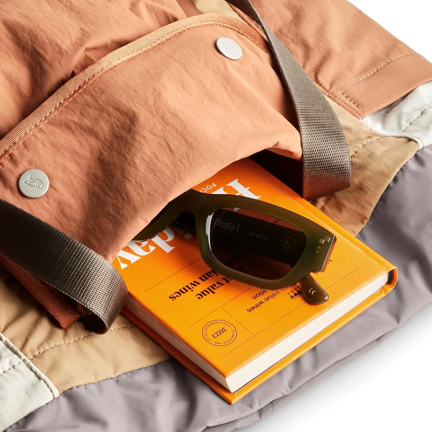 Bellroy Cinch Tote (16 liter lightweight tote bag with external organization, pop pockets, a luggage pass-through, and effortless draw-cord closure) - SandDune