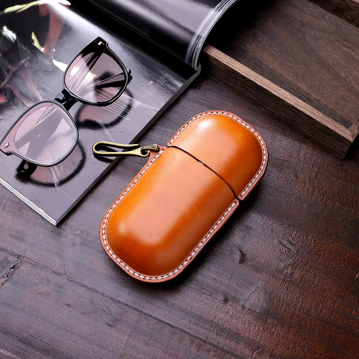 Black Cowhide Leather Eyewear Organizer with Hook - Stylish
