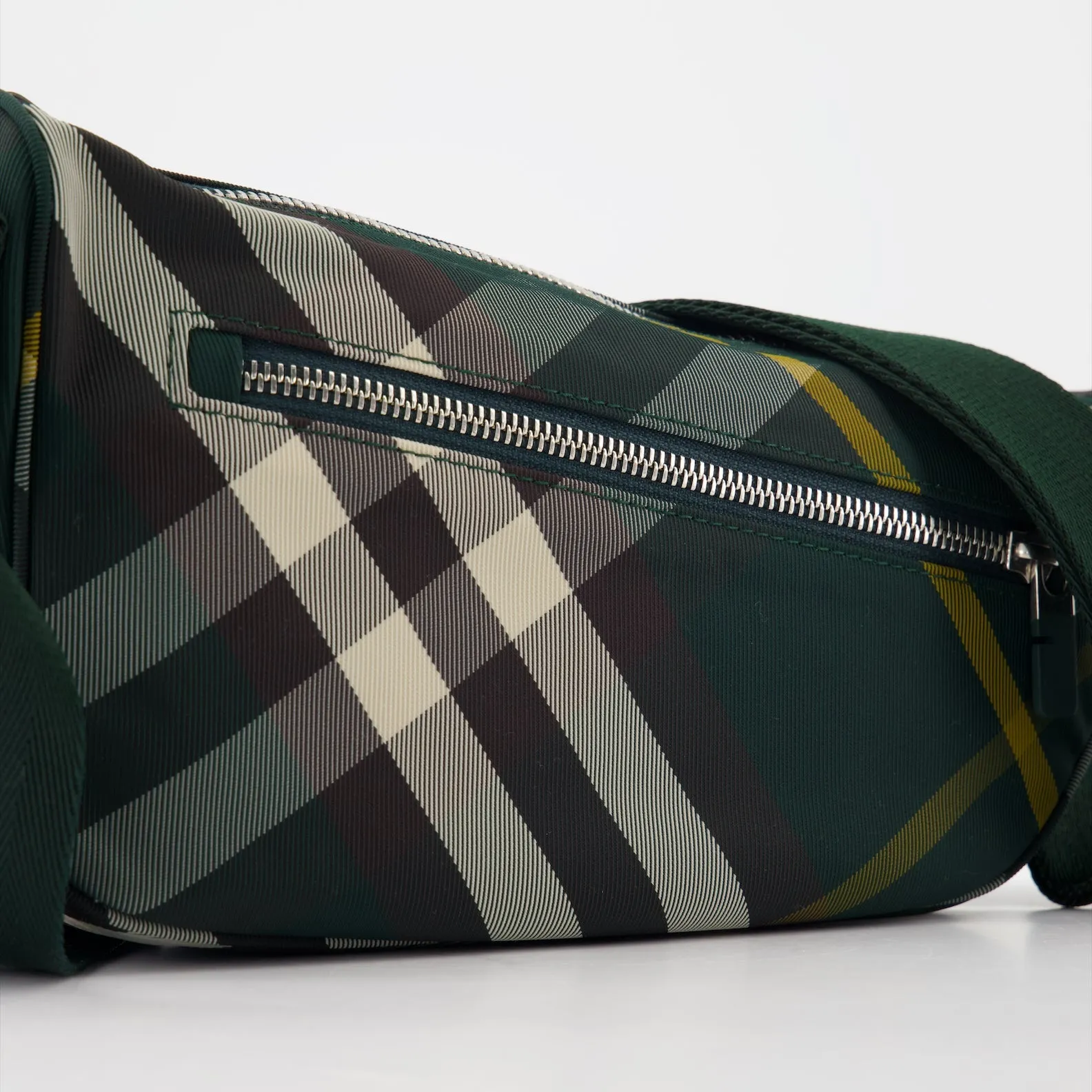 Checkered Shoulder Bag Shield
