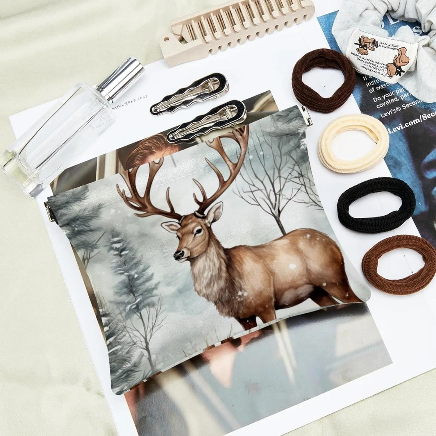 Cute Christmas Elk-1864 Pocket Cosmetic Bag, Waterproof Squeeze Makeup Bag No Zipper Self-Closing, Portable Mini Travel Storage for Headphones Jewelry