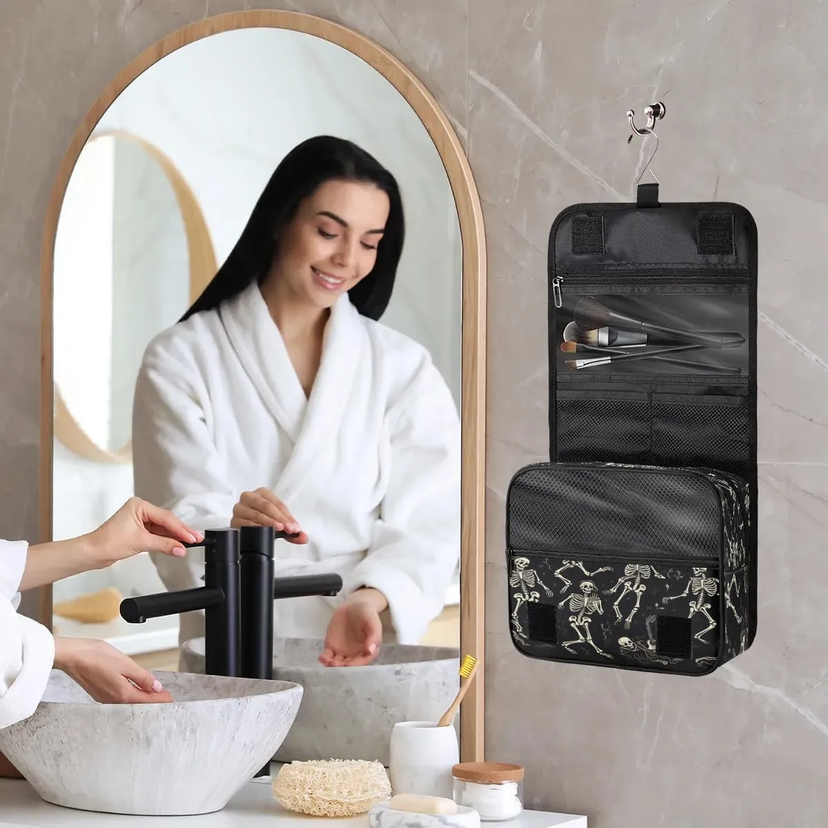 Funny Skull Skeleton Hanging Toiletry Bag for Women Travel Makeup Bag Cosmetic Organizer Travel Toiletries Bag for Men