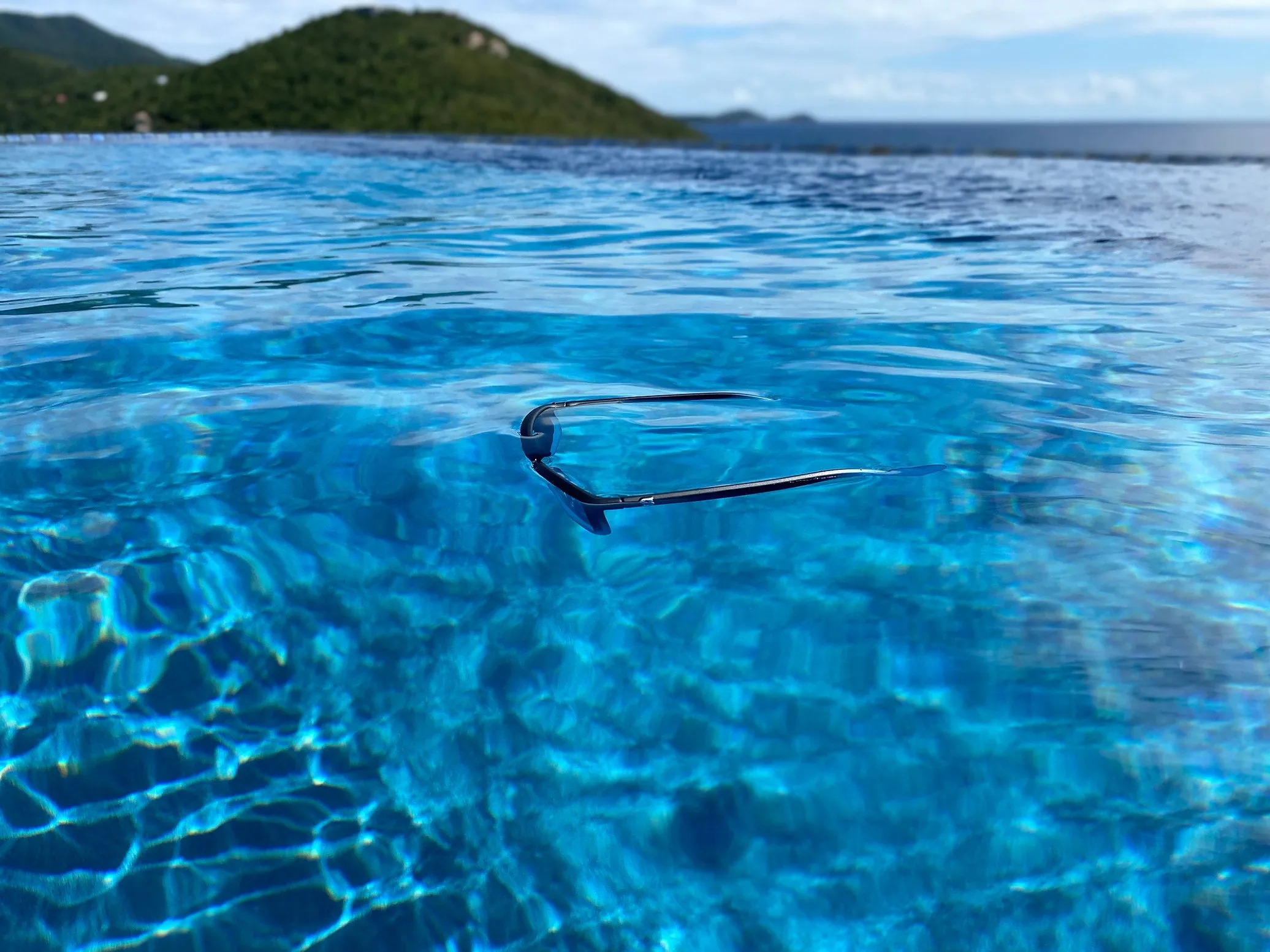 Geckobrands Float Sunglasses