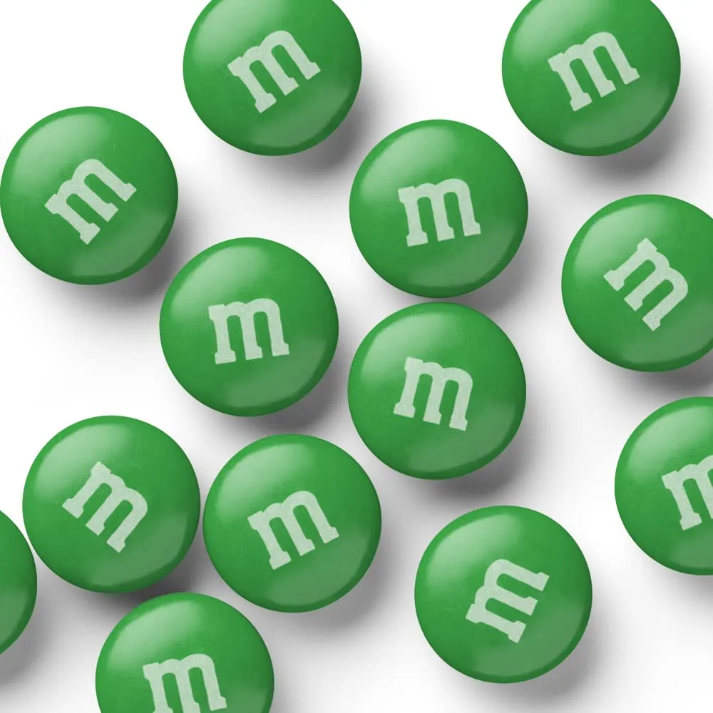 M&M’S WORLD Green Milk Chocolate Candy,2lbs of M&M'S Resealable Pack for Candy Bars,Christmas,St. Patrick's Day Parties,Birthdays,Graduations,Dessert Tables & DIY Party Favors,Bulk Chocolate