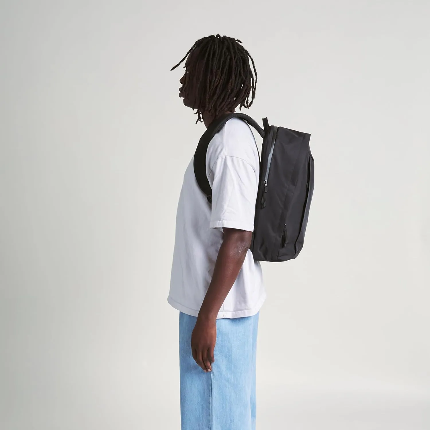 Moment Everything Backpack – 17L or 21L Weatherproof Everyday Camera & Laptop Bag [Gen 2, Black, 21L]