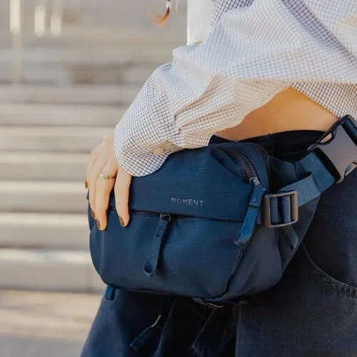 Moment Everything Sling (Black, 2L)