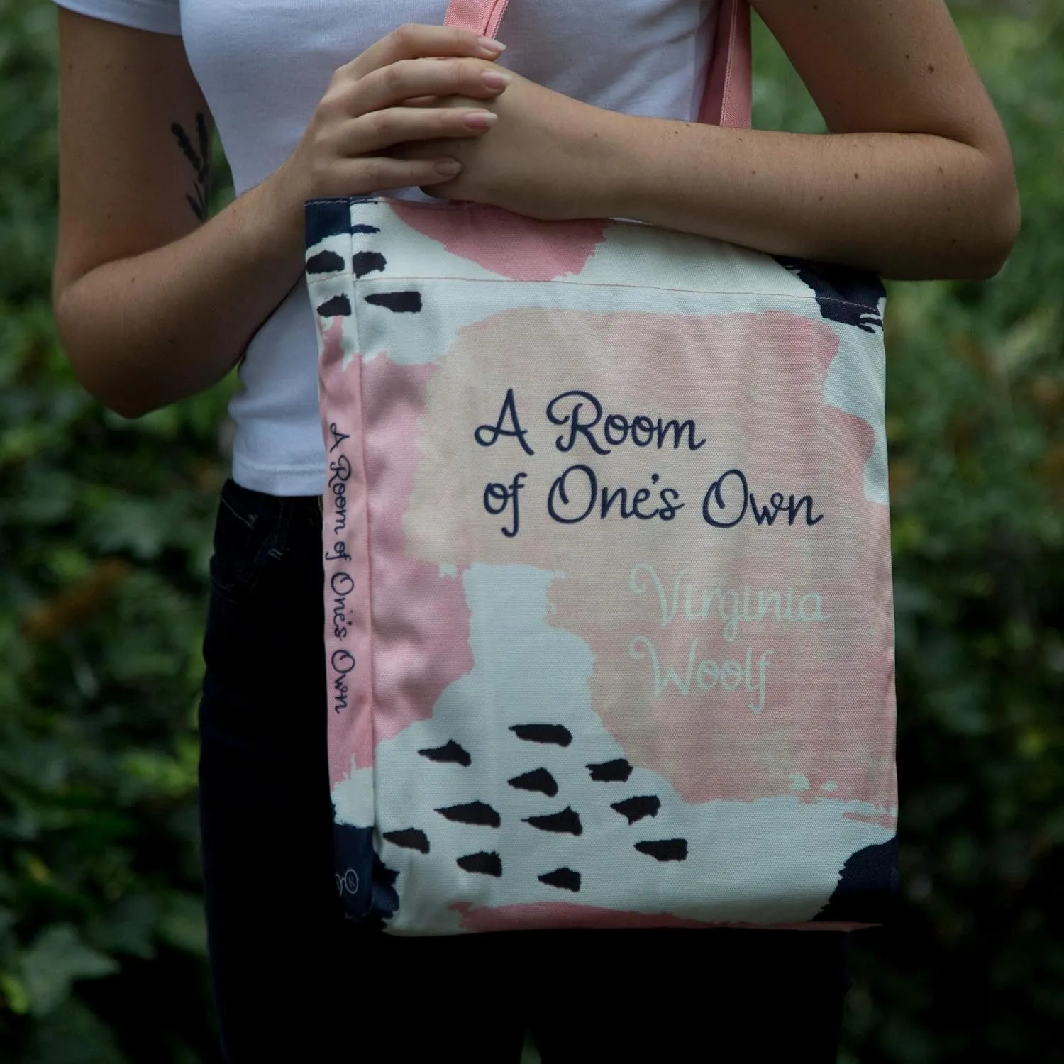 Well Read Book Themed Tote Bag for Book Lovers - Ideal Literary Gifts for Readers & Bookworms - Versatile Shoulder Bag